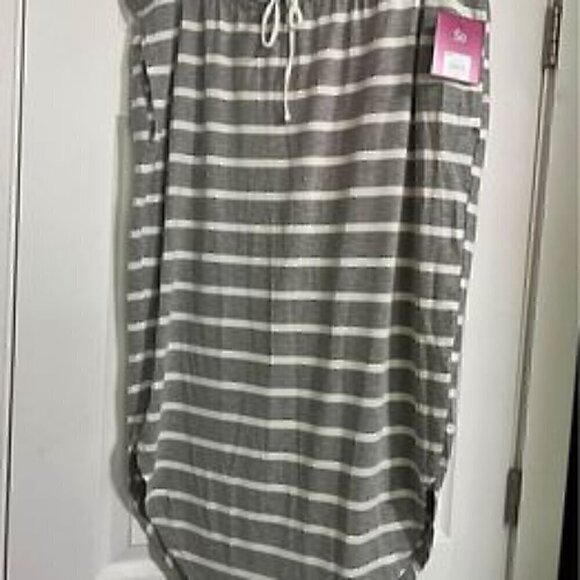 Kohl’s SO Grey and white midi stripped‎ Skirt curved hem size XL. - Picture 1 of 3